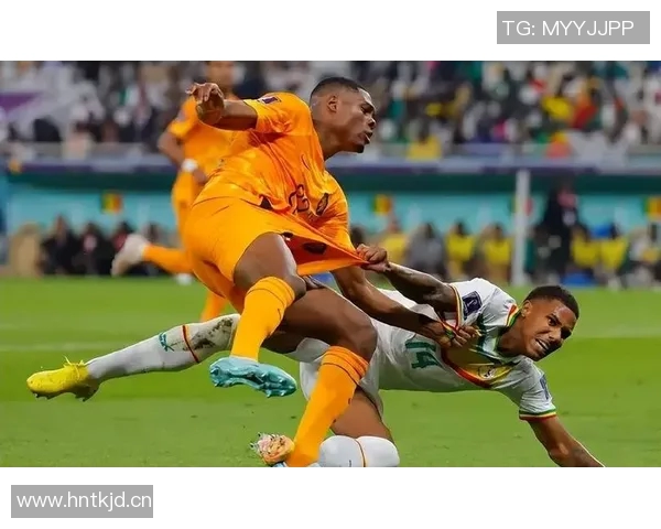 17岁塞内加尔中场达博试训曼联表现出色引发关注