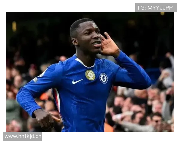 内维尔赞凯塞多为英超最佳中场卡拉格力挺赖斯更具全能与控球优势