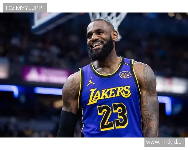 詹姆斯强调灵活调整打法是球员适应球队的重要生存智慧