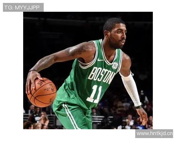 火箭客战鹈鹕登机照曝光KD羽绒服气质出众电风扇随队征战