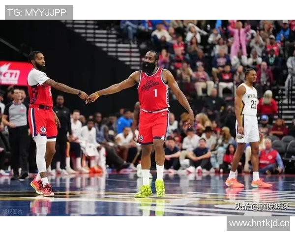 哈登梦回巅峰半场狂砍26分三分球6中5展现绝佳状态