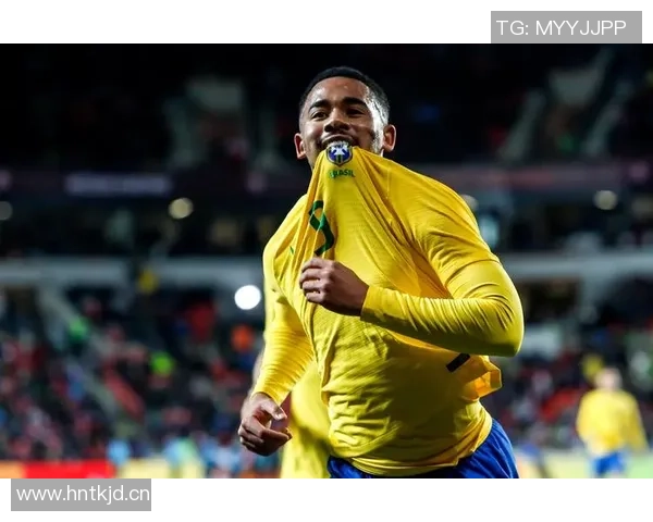 长友佑都社交媒体庆祝战胜巴西队这一历史性时刻将铭刻在足球史册中