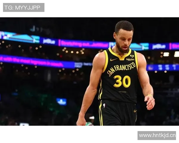 库里谈生涯第五次12个三分球表现称这只是比赛节奏问题不想过多考虑